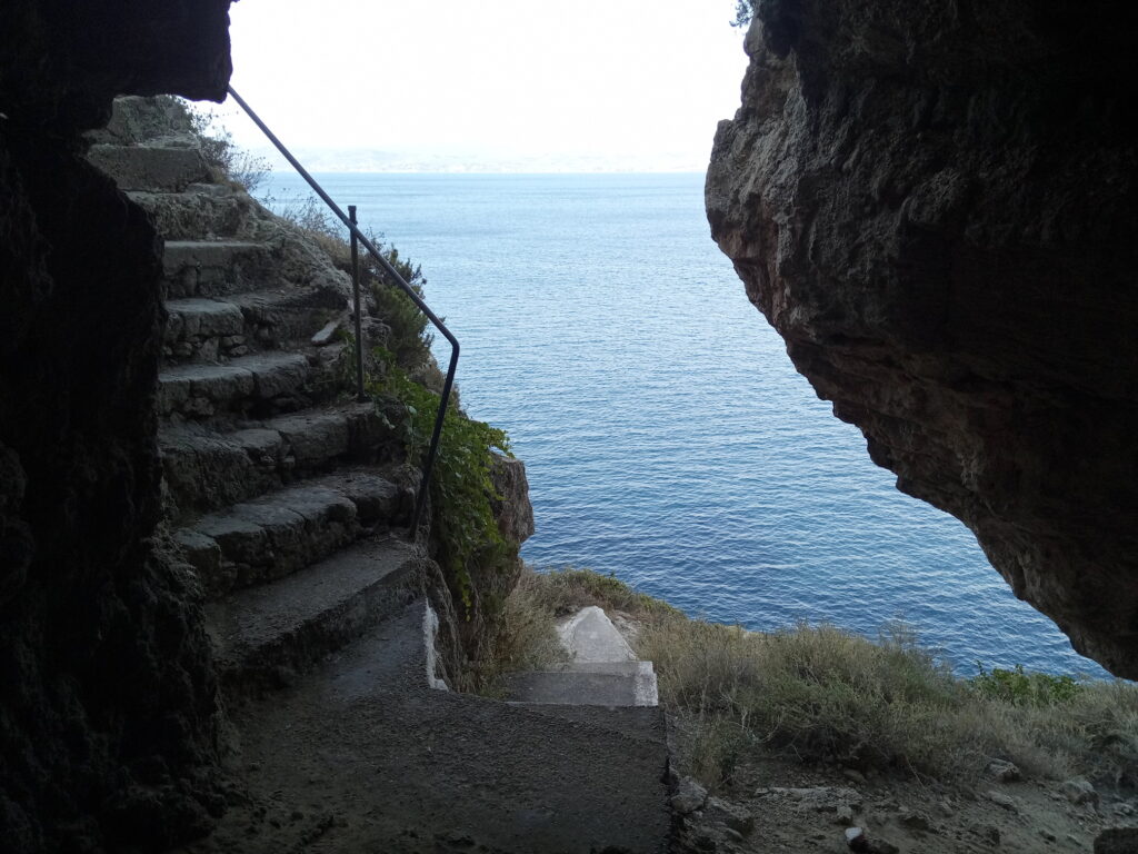 Navarino bay trekking